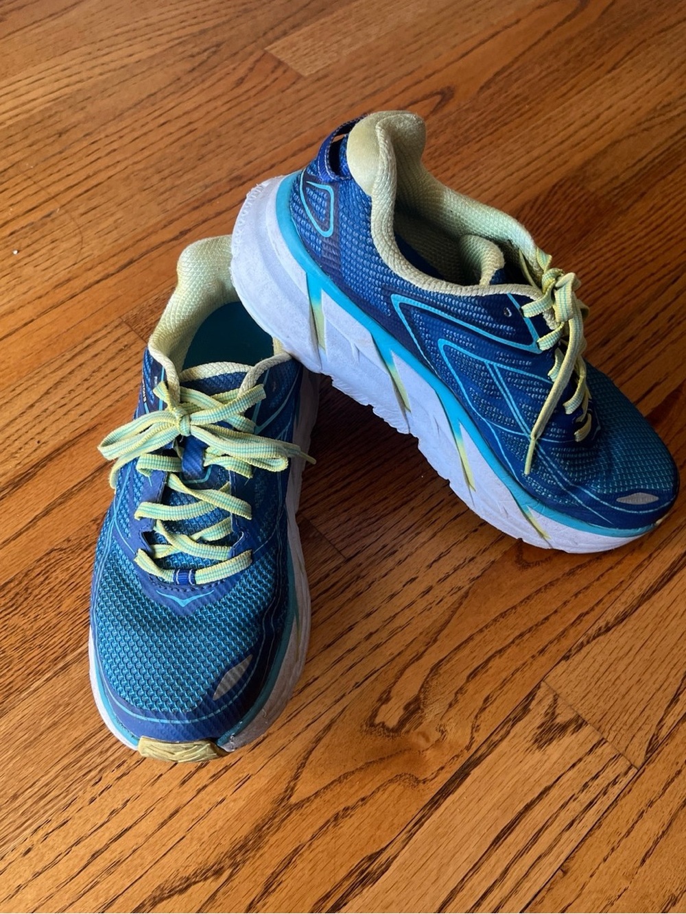 WOMENS HOKA CLIFTON 3 ATHLETIC TENNIS SHOES 7.5